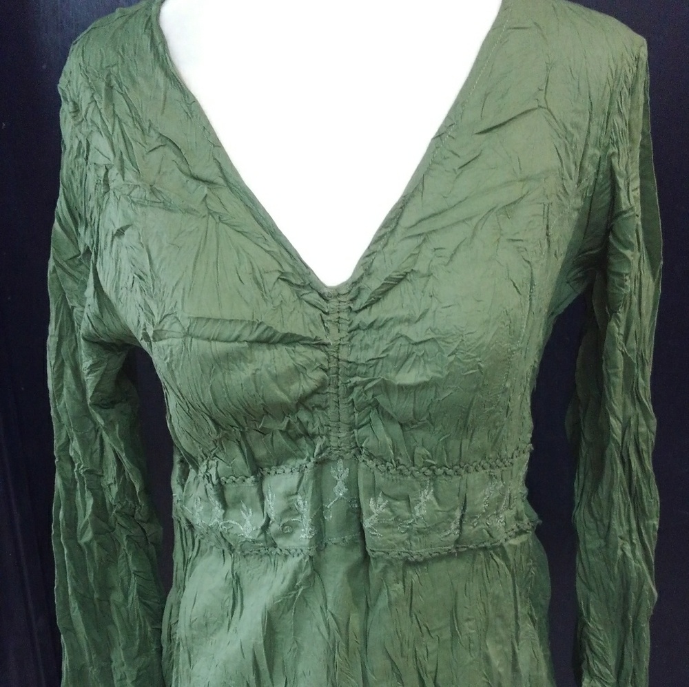New olive green lightweight long sleeve dress